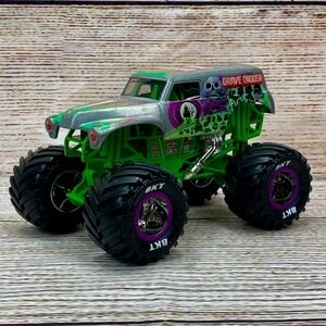 Grave Digger Monster Jam Monster Truck 1:64 Large Toy Car Collectible